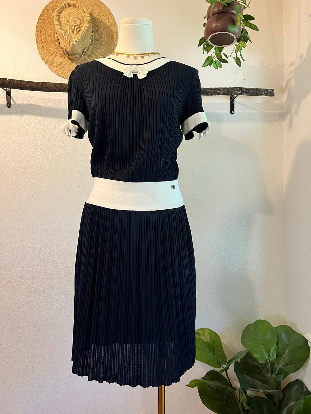 2014 Chanel Navy Blue Italy Made Drop Waist Bow Pleated Summer Dress Size 38 / 6